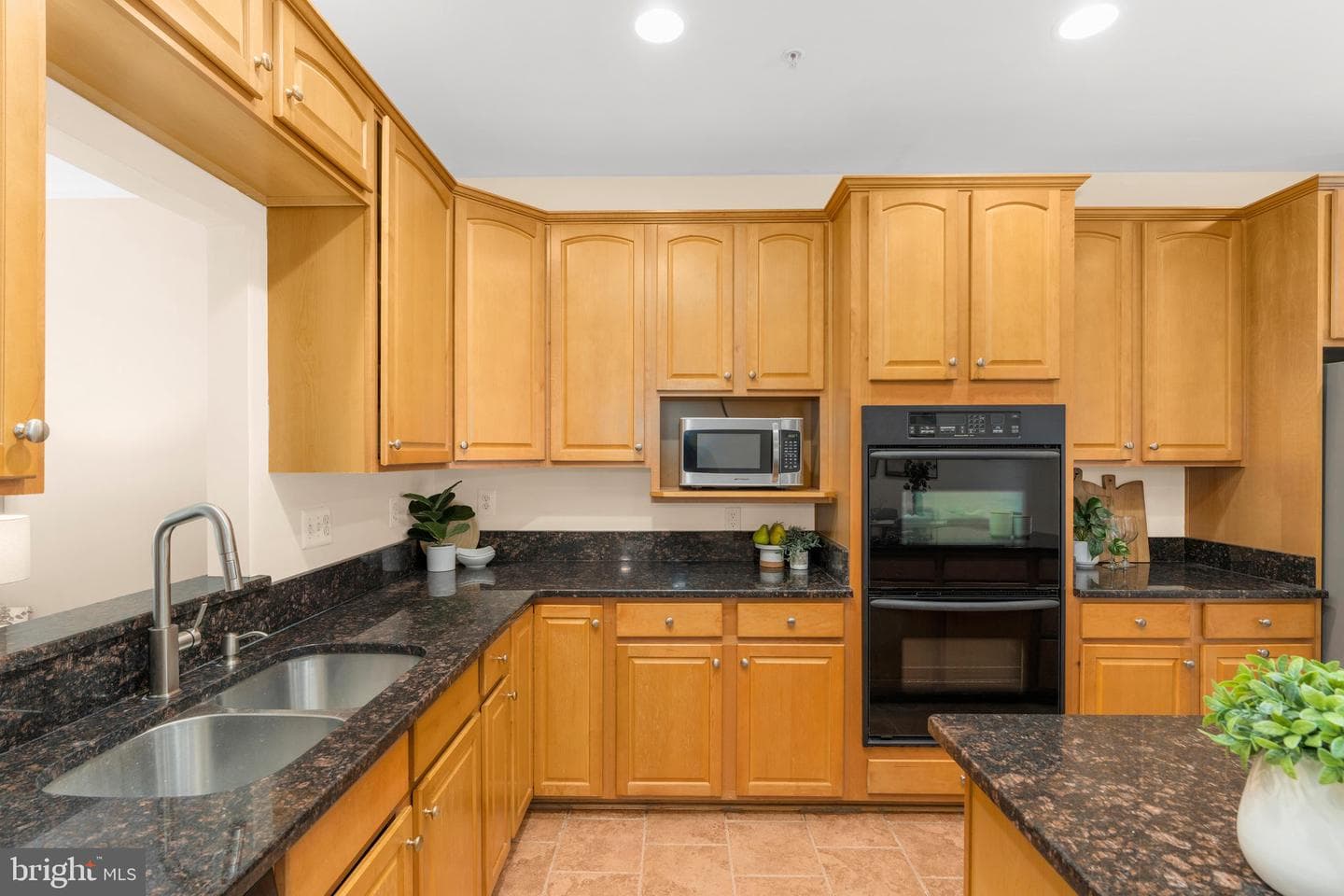 2431 Killarney Ter photo 10
