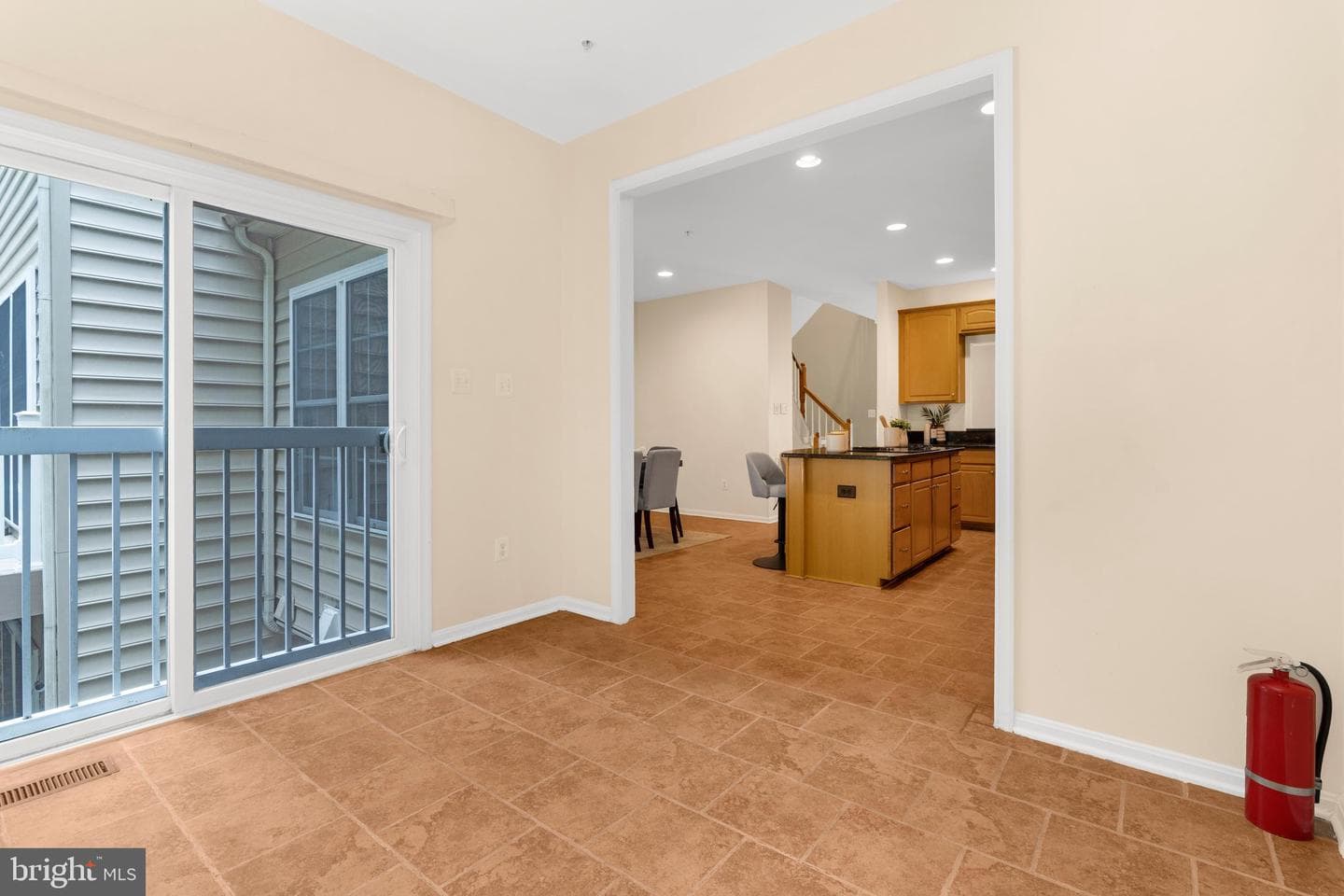 2431 Killarney Ter photo 15