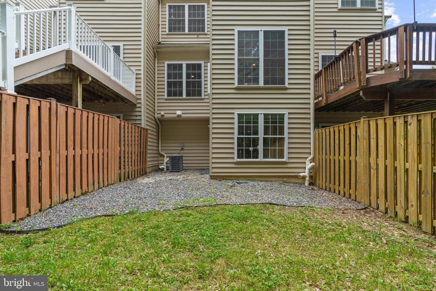 2431 Killarney Ter photo 38