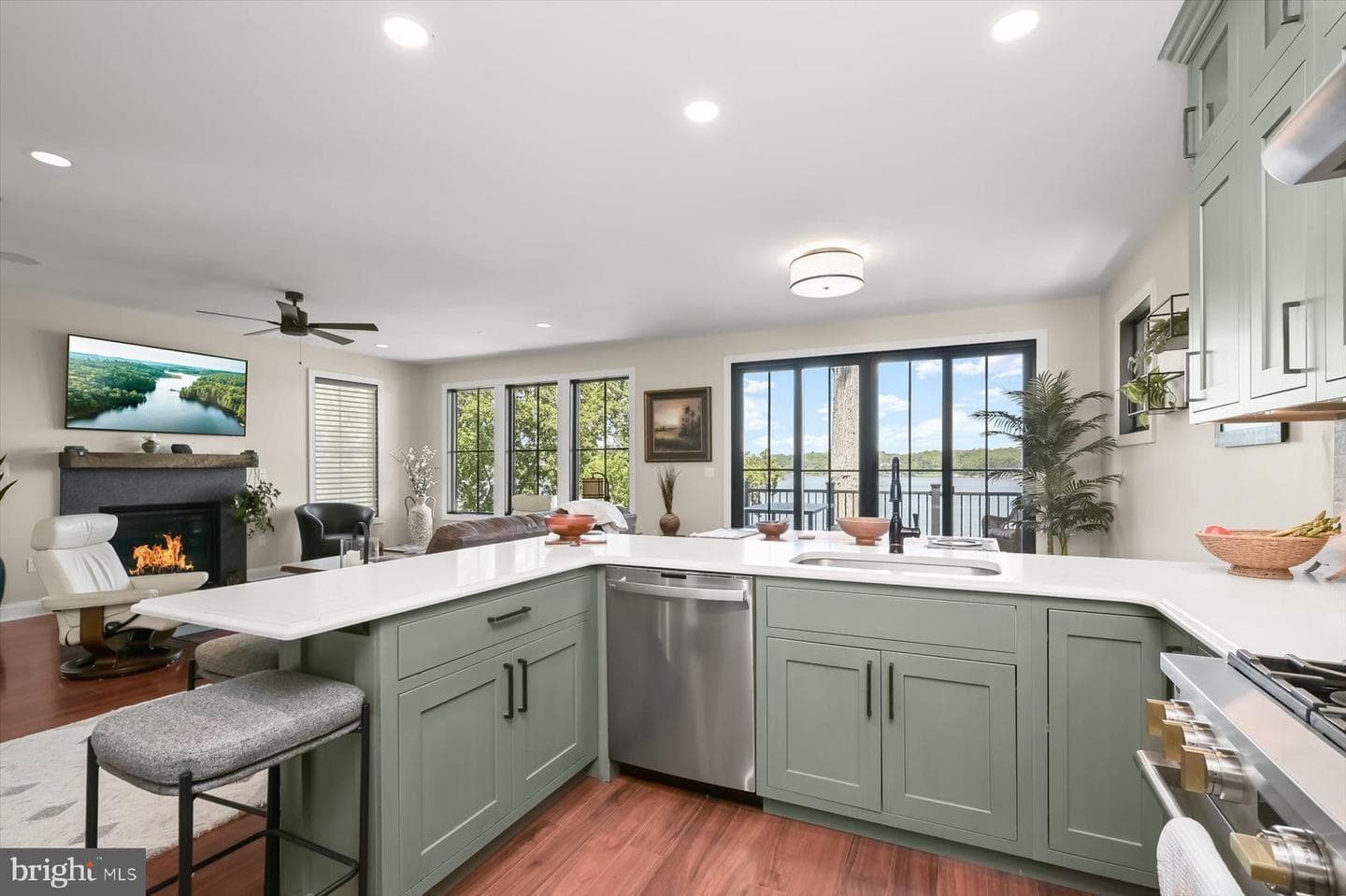 20 Shore Walk Road photo 19