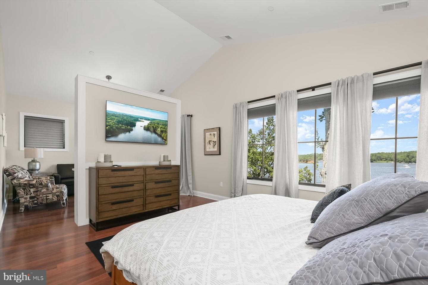 20 Shore Walk Road photo 32