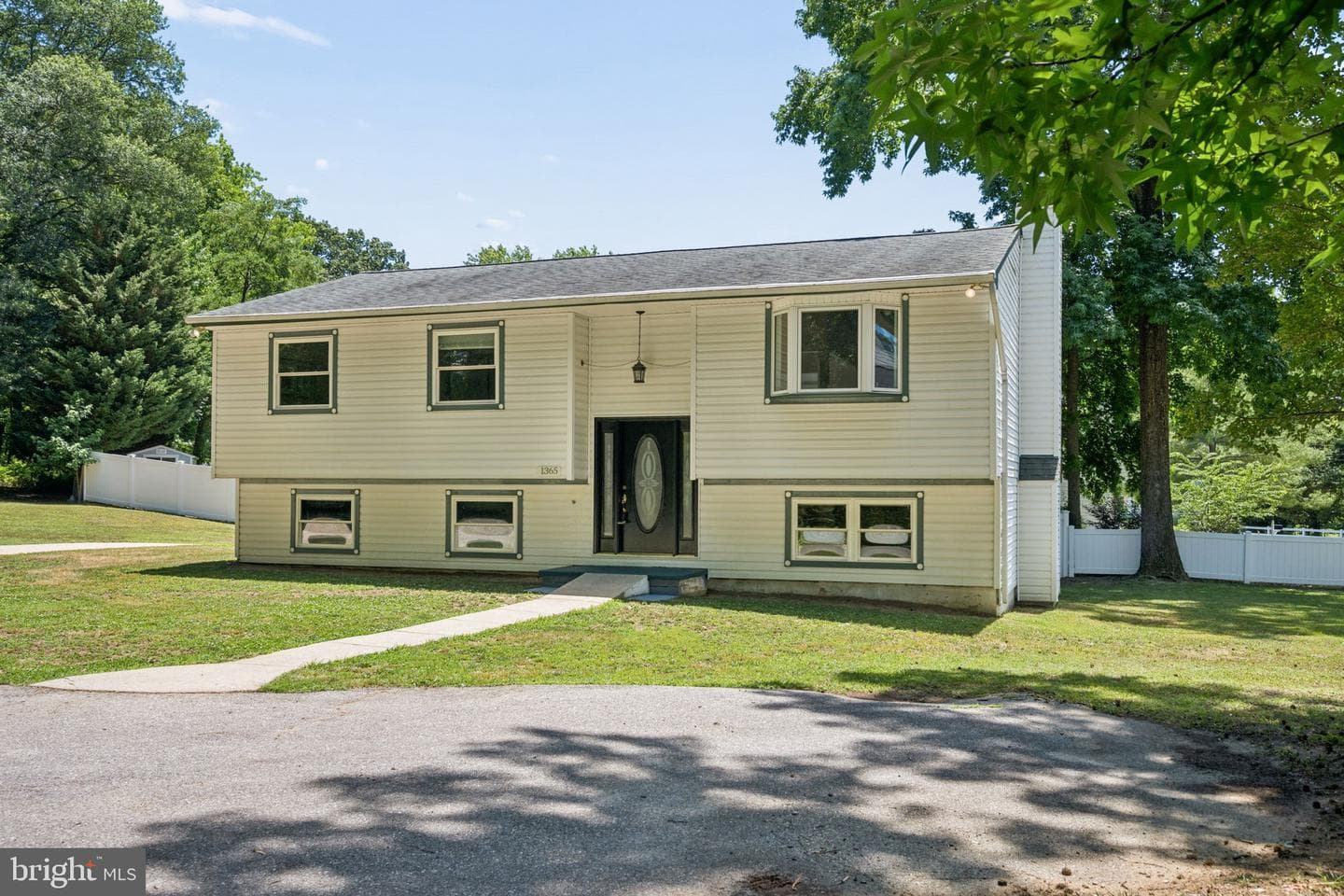 1365 Moyer Road, Annapolis