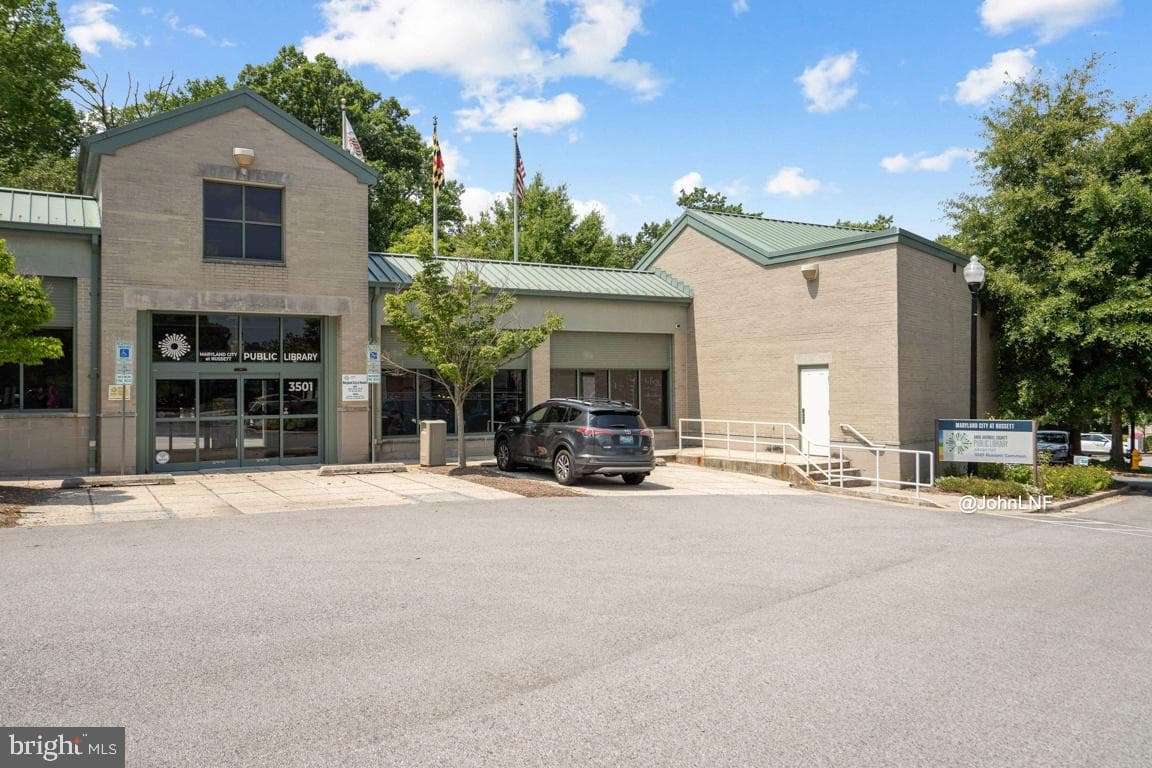 8204 Brooktree Street photo 23