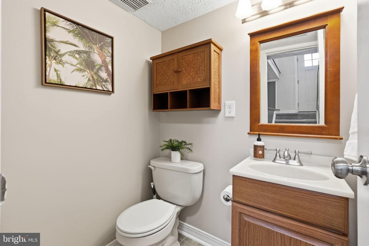 490 Eleanor Lane photo 24