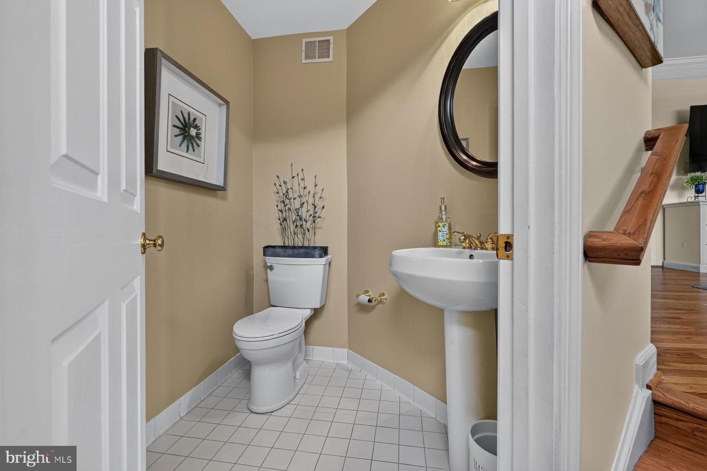 144 Riverton Place photo 10
