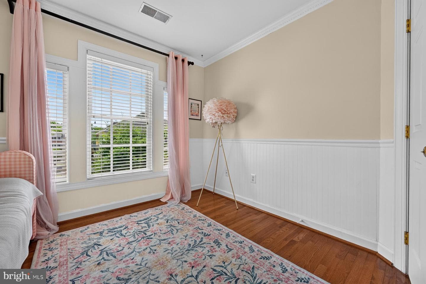 144 Riverton Place photo 28