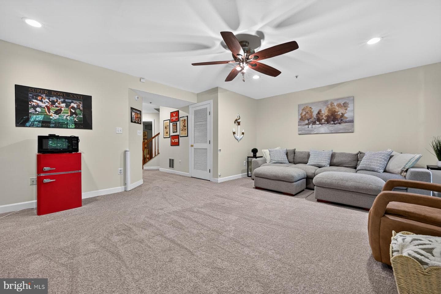 144 Riverton Place photo 33