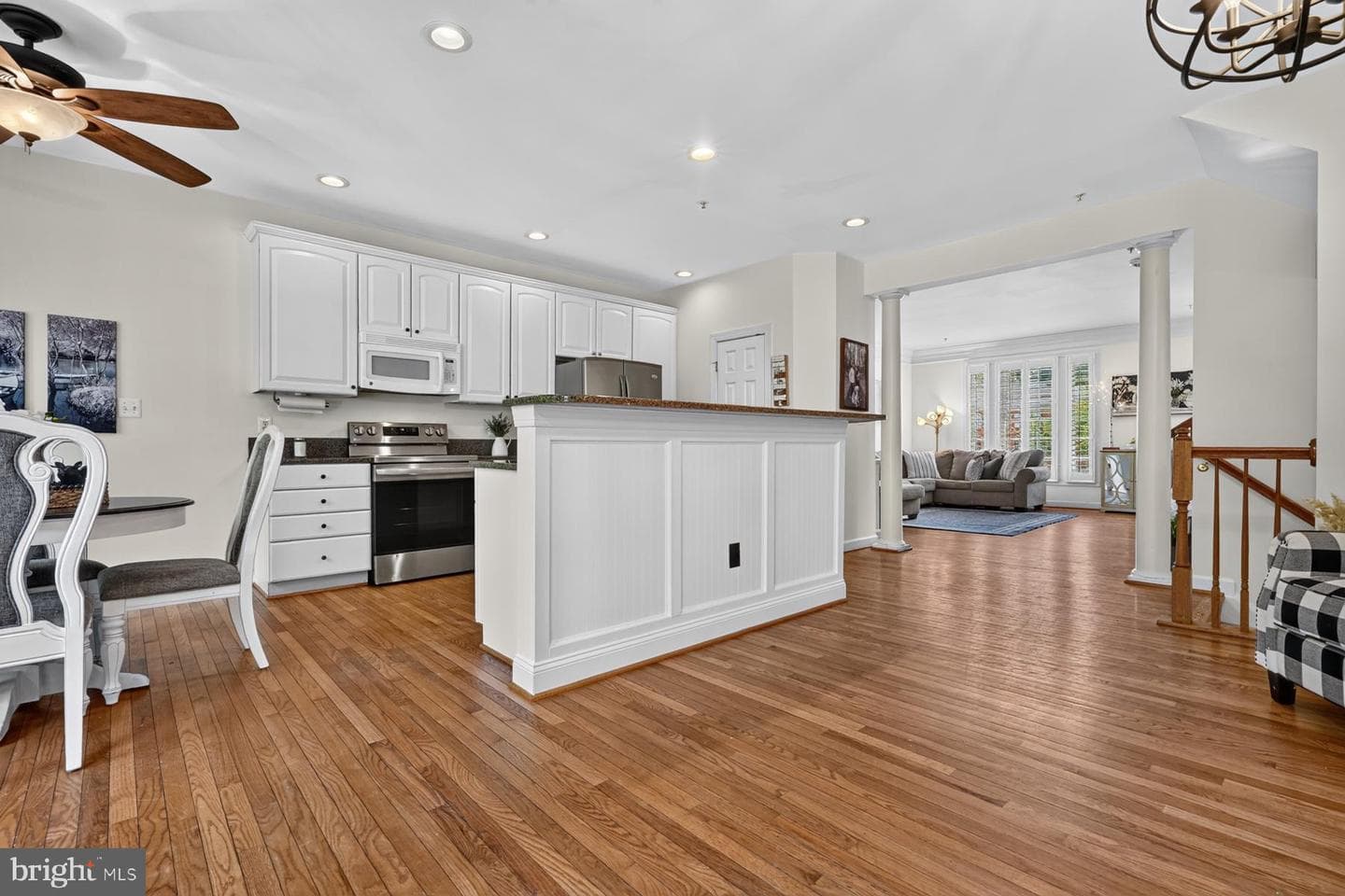 144 Riverton Place photo 9