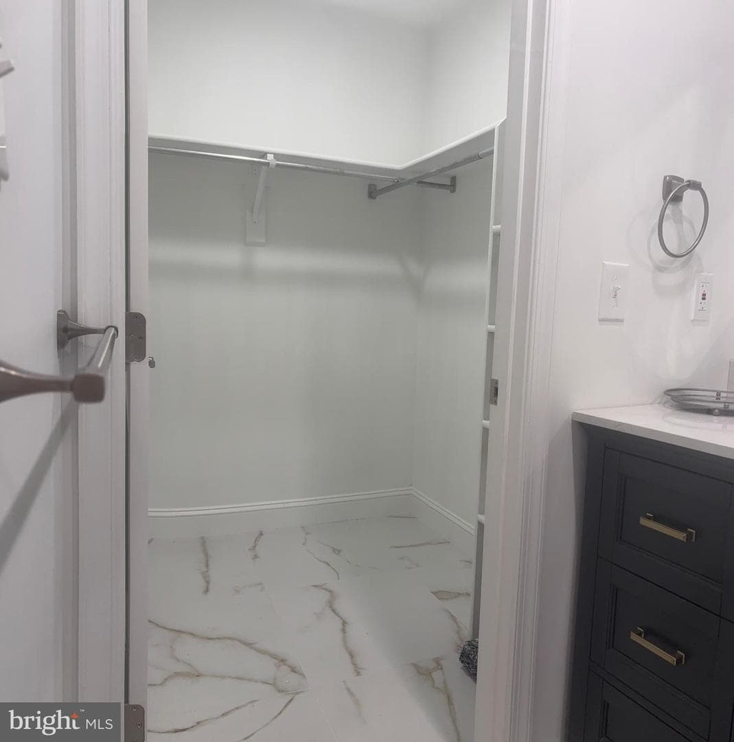 708 Sydney Terrace photo 27