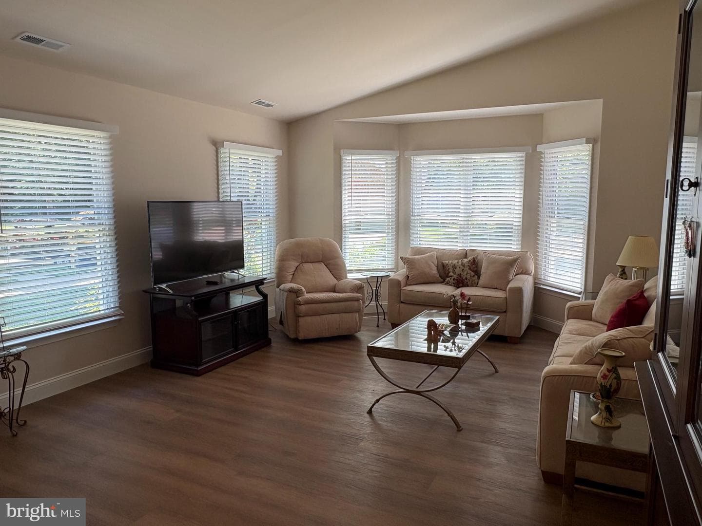 708 Sydney Terrace photo 3