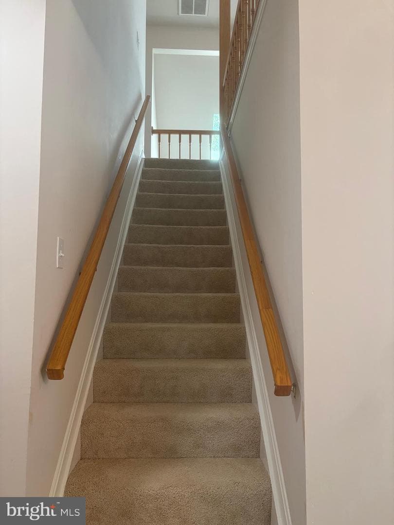 708 Sydney Terrace photo 36
