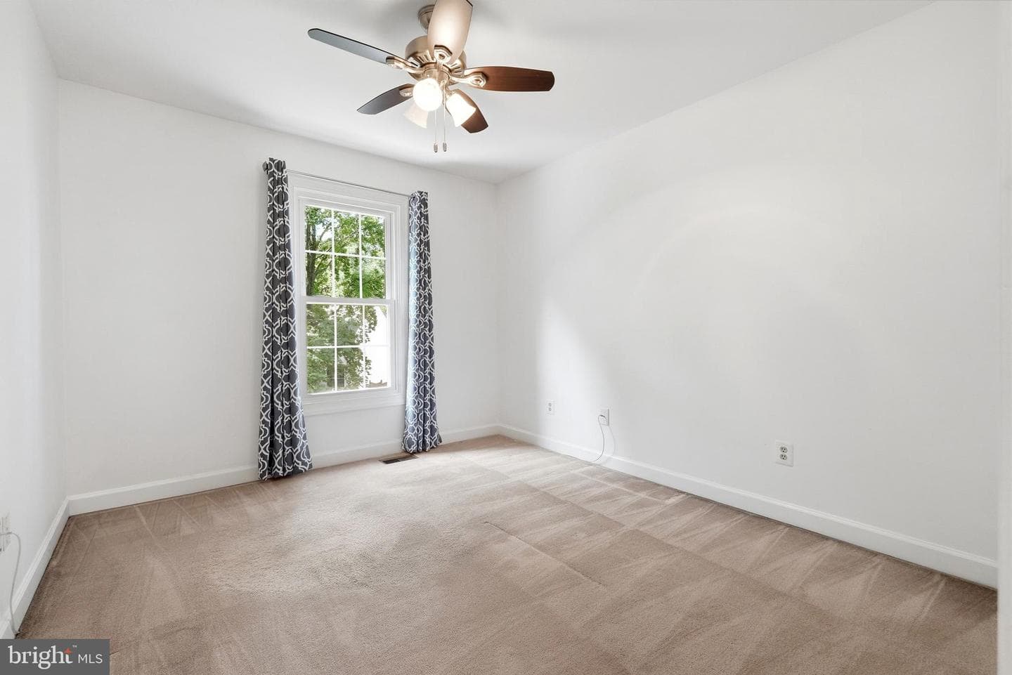 1709 Bloomsberry Court photo 35