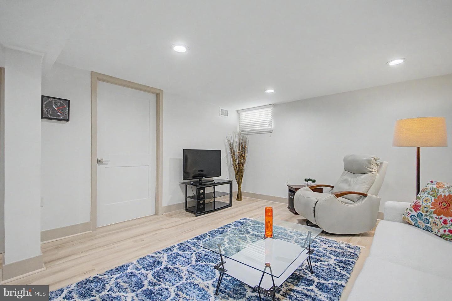 8 Granada Road photo 39