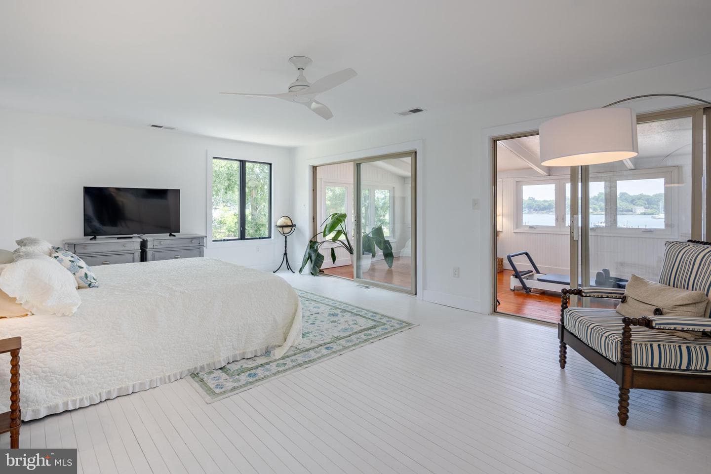 1018 Magothy Avenue photo 49