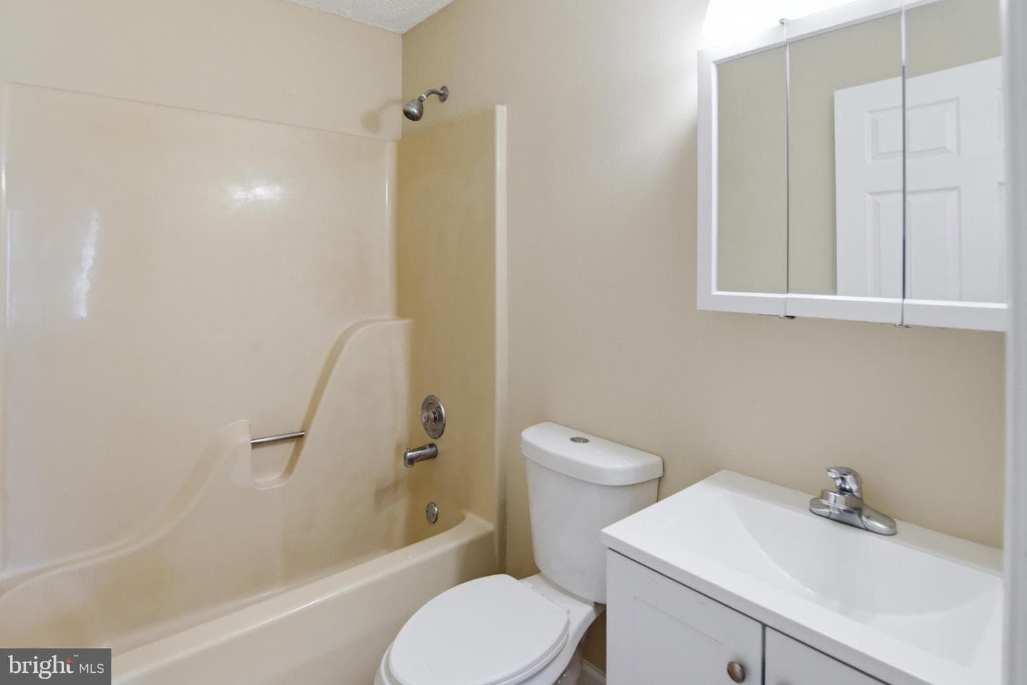 1115 Hotel Drive photo 11
