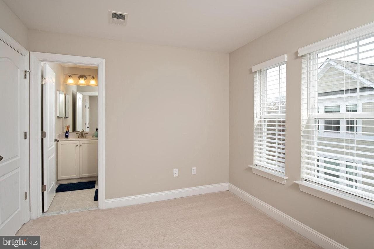 602 James Walker Place photo 43