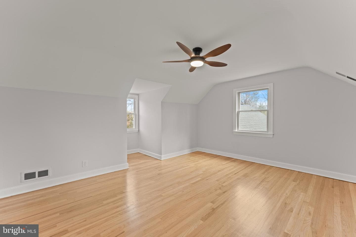 1452 Grandview Rd photo 22