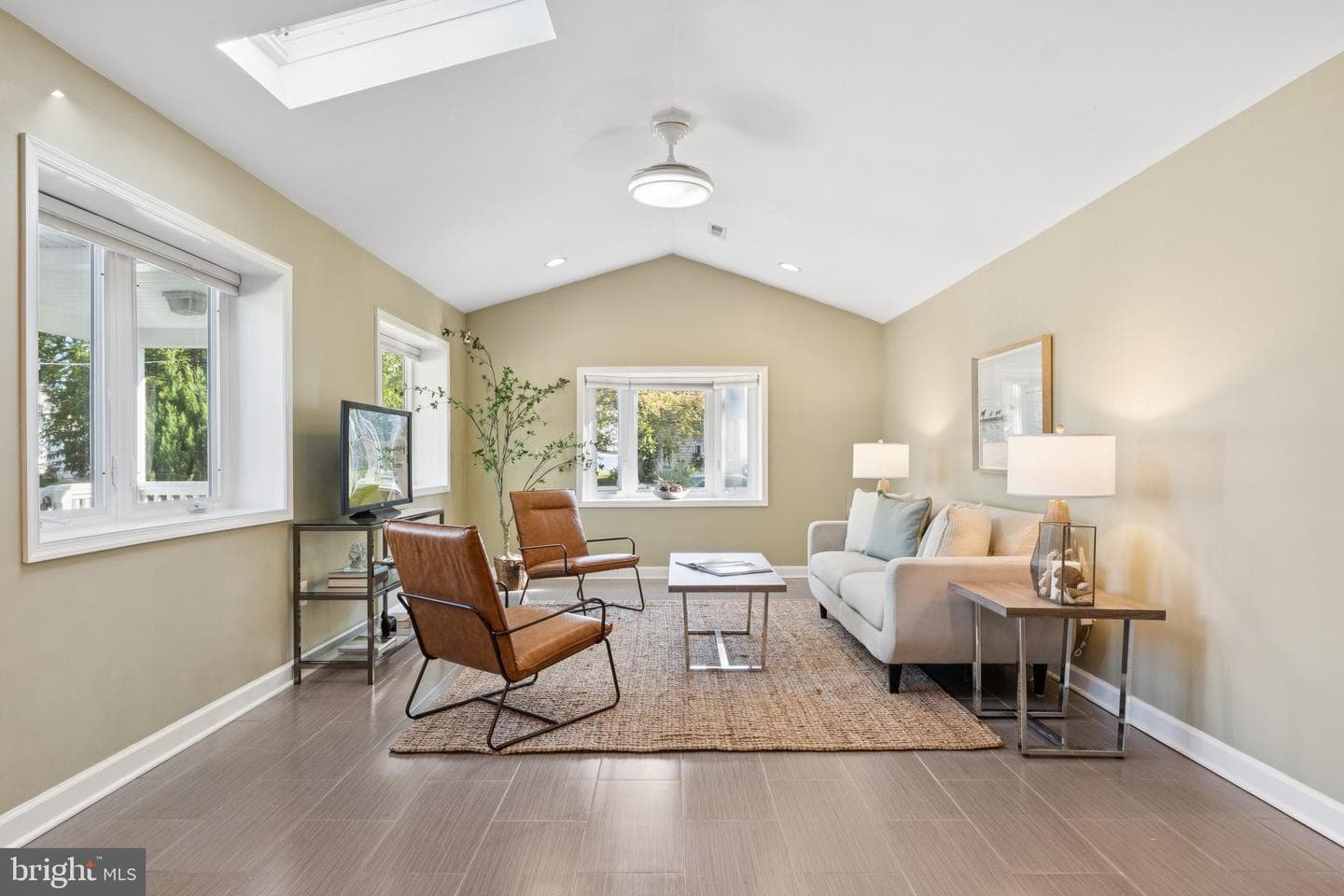 7654 Bay Street photo 11