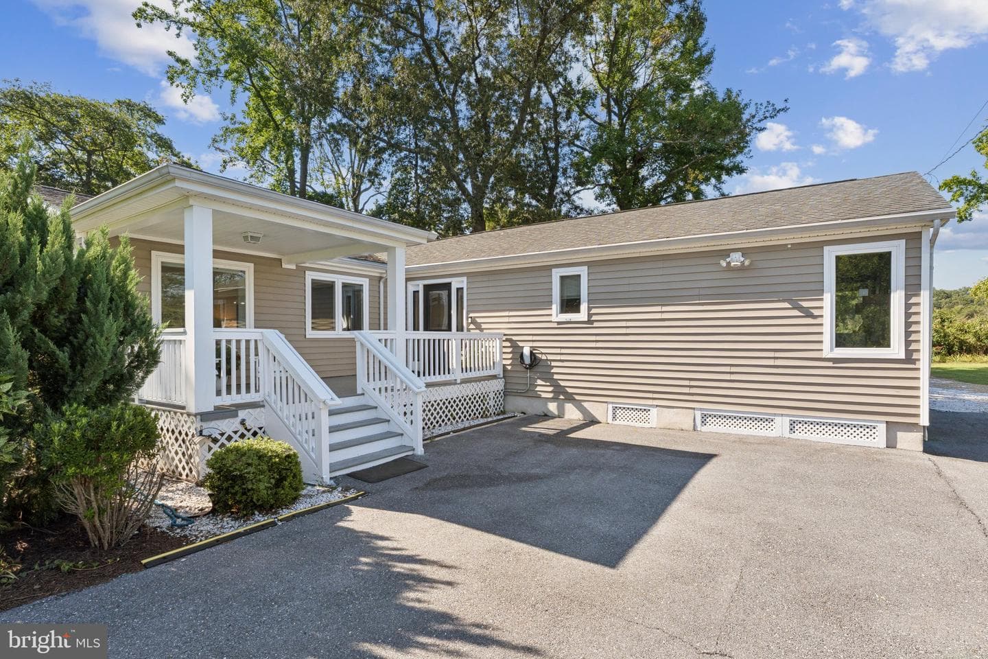 7654 Bay Street photo 4