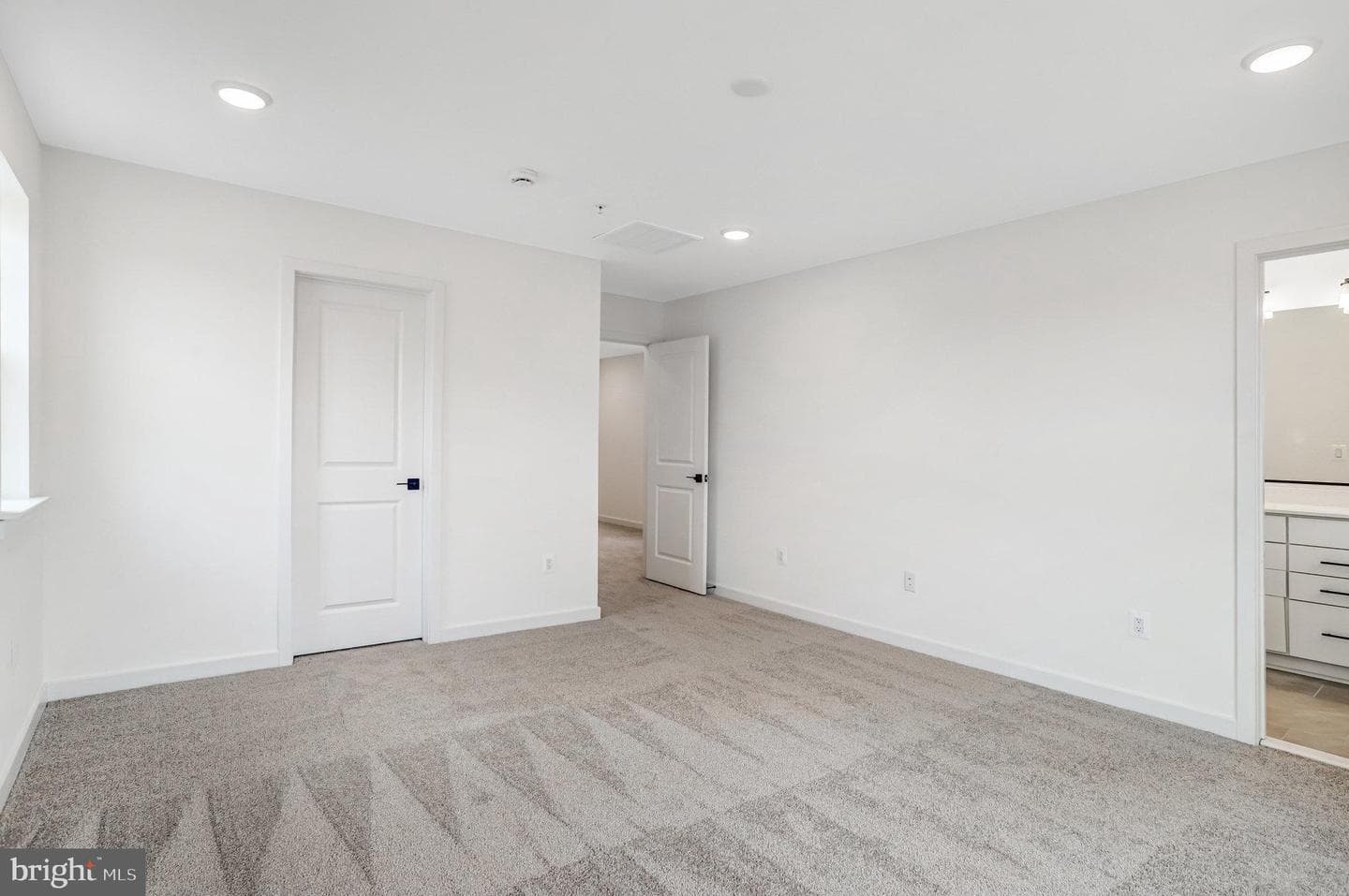 5733 Howard Drive photo 35