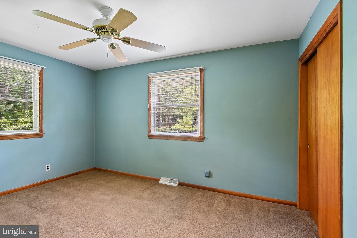 878 Oakdale Circle photo 23