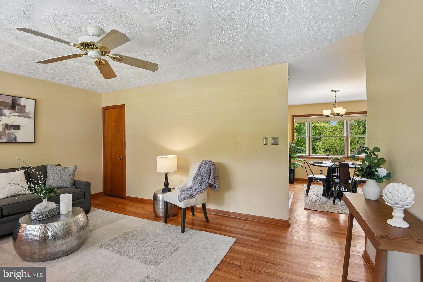878 Oakdale Circle photo 4