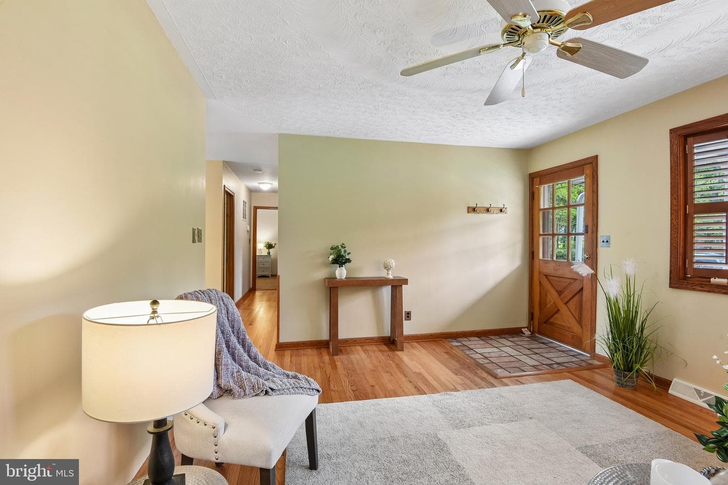 878 Oakdale Circle photo 5