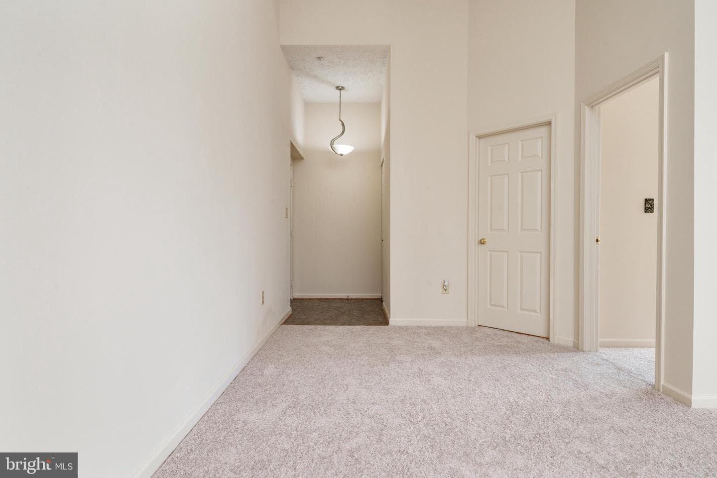 703 Orchard Overlook #303 photo 3