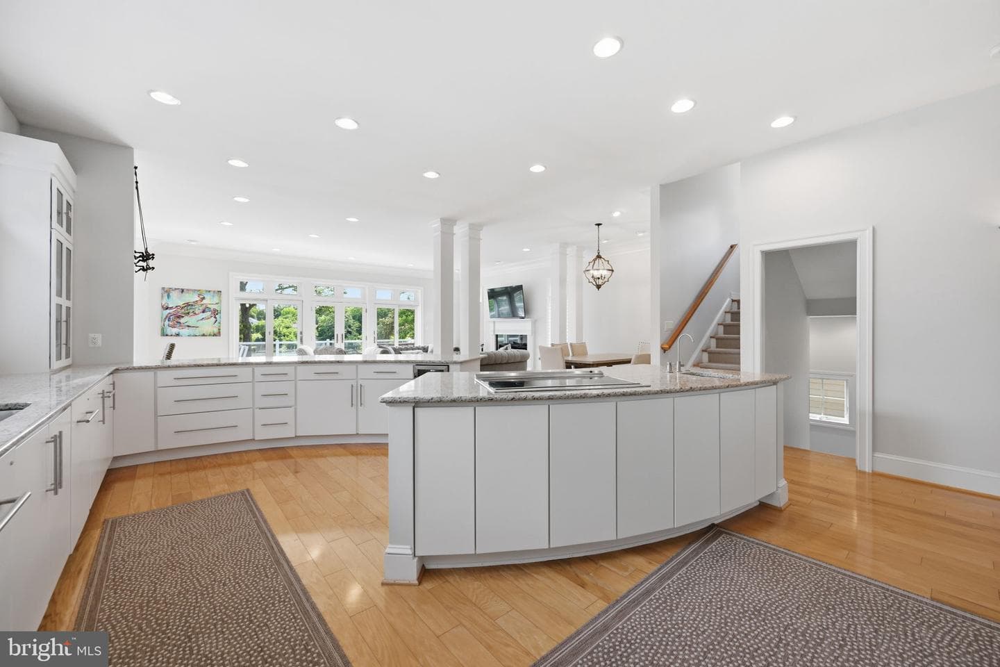 641 Honeysuckle Lane photo 16
