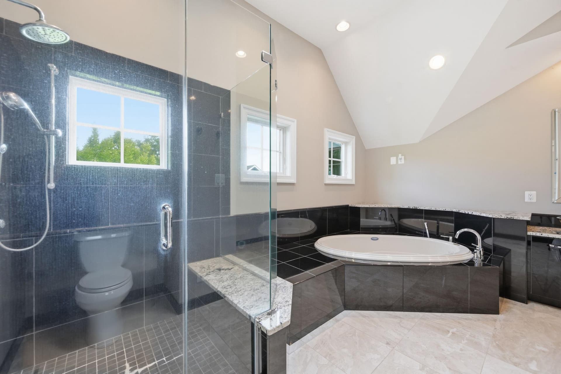641 Honeysuckle Lane photo 27