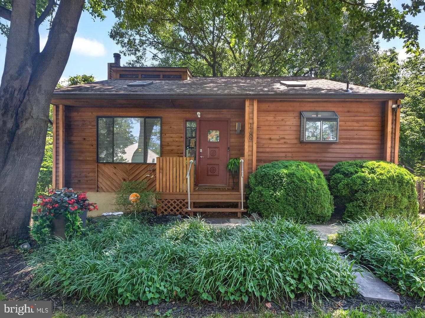 1189 Highview Drive photo 3