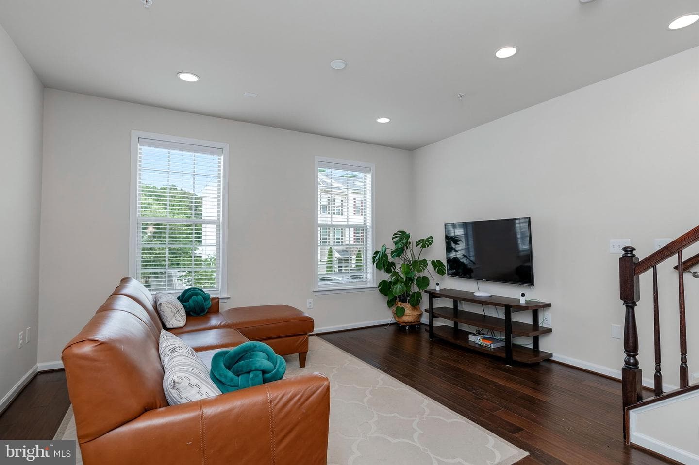 8145 Hollow Court photo 10