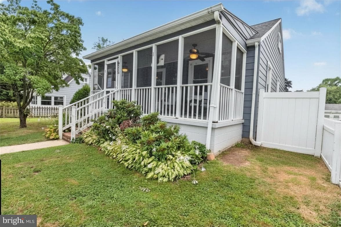 8214 W West End Drive, Orchard Beach
