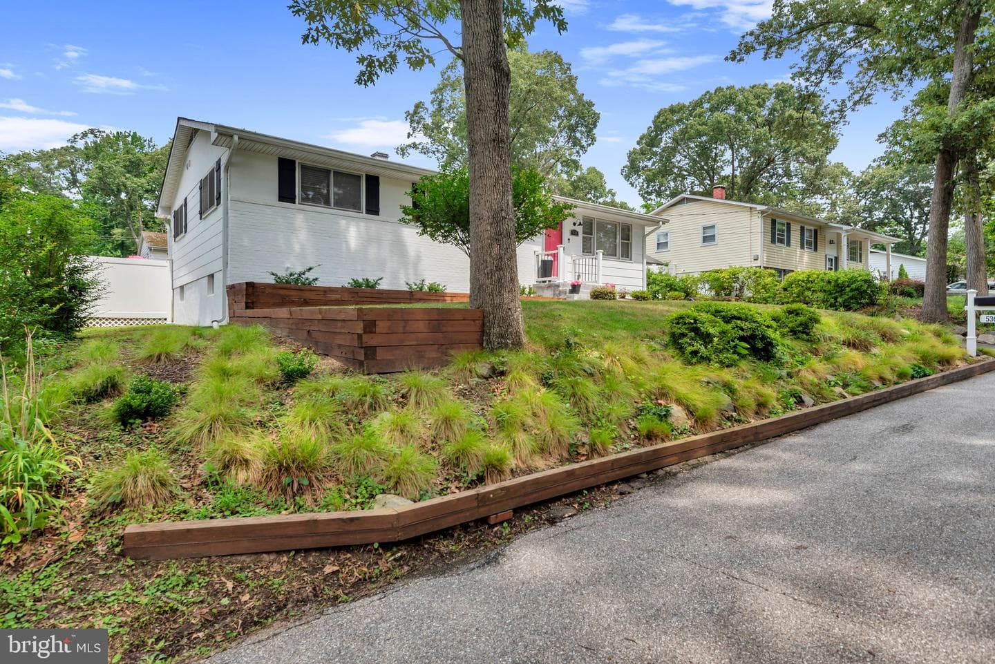 536 Manor Road photo 3