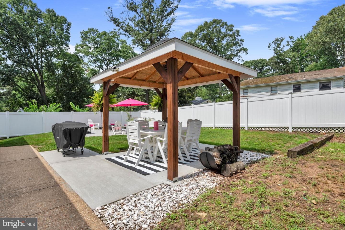 536 Manor Road photo 38