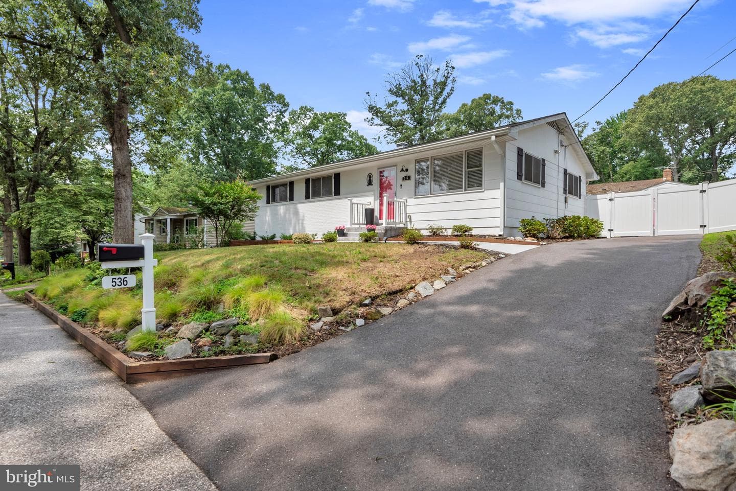 536 Manor Road photo 7