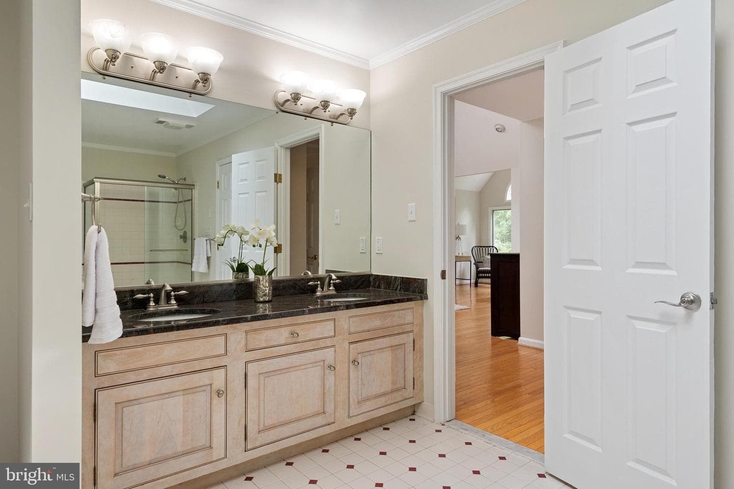 1499 Westcliff Drive photo 35