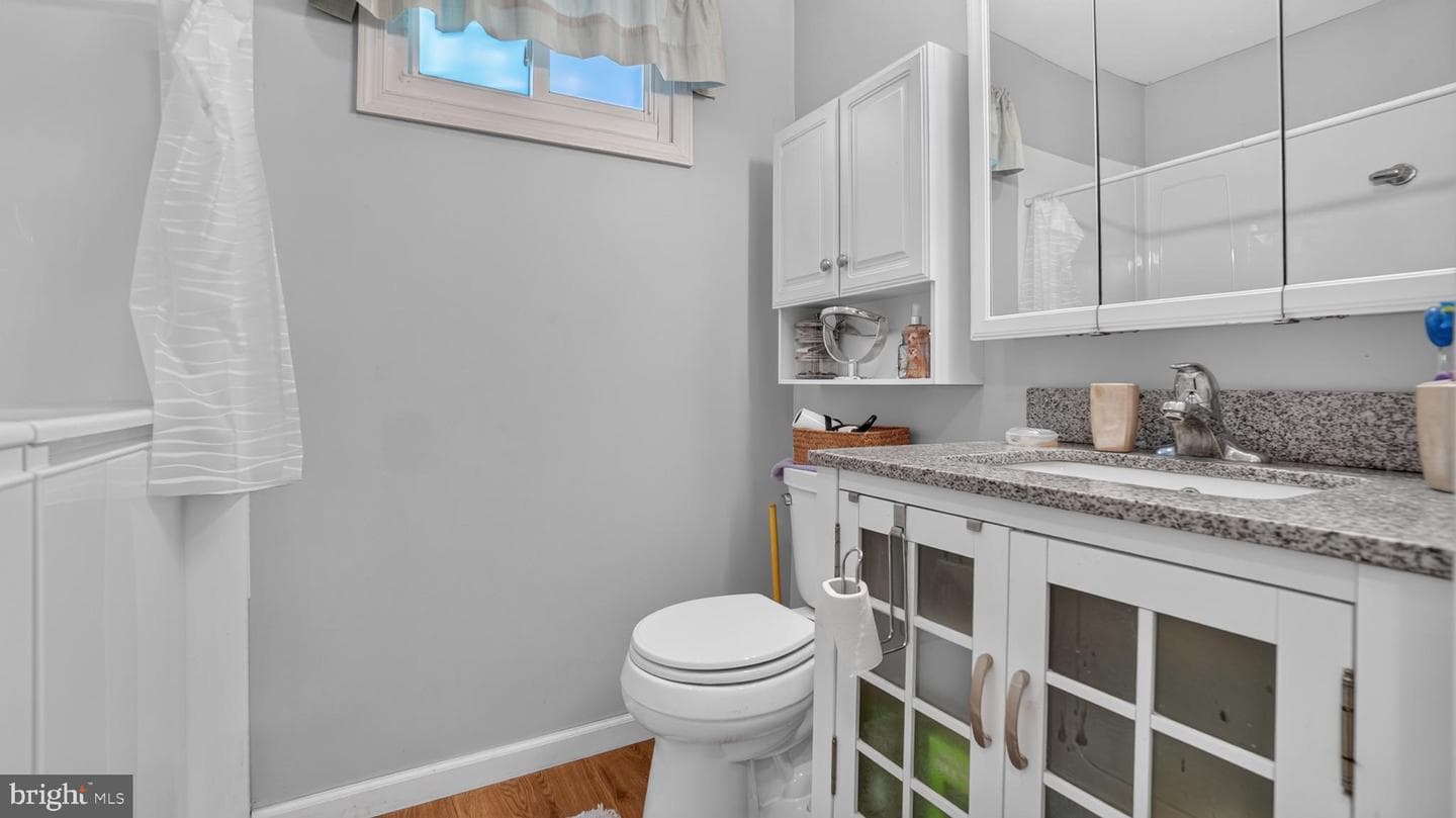516 Oakwood Road photo 9