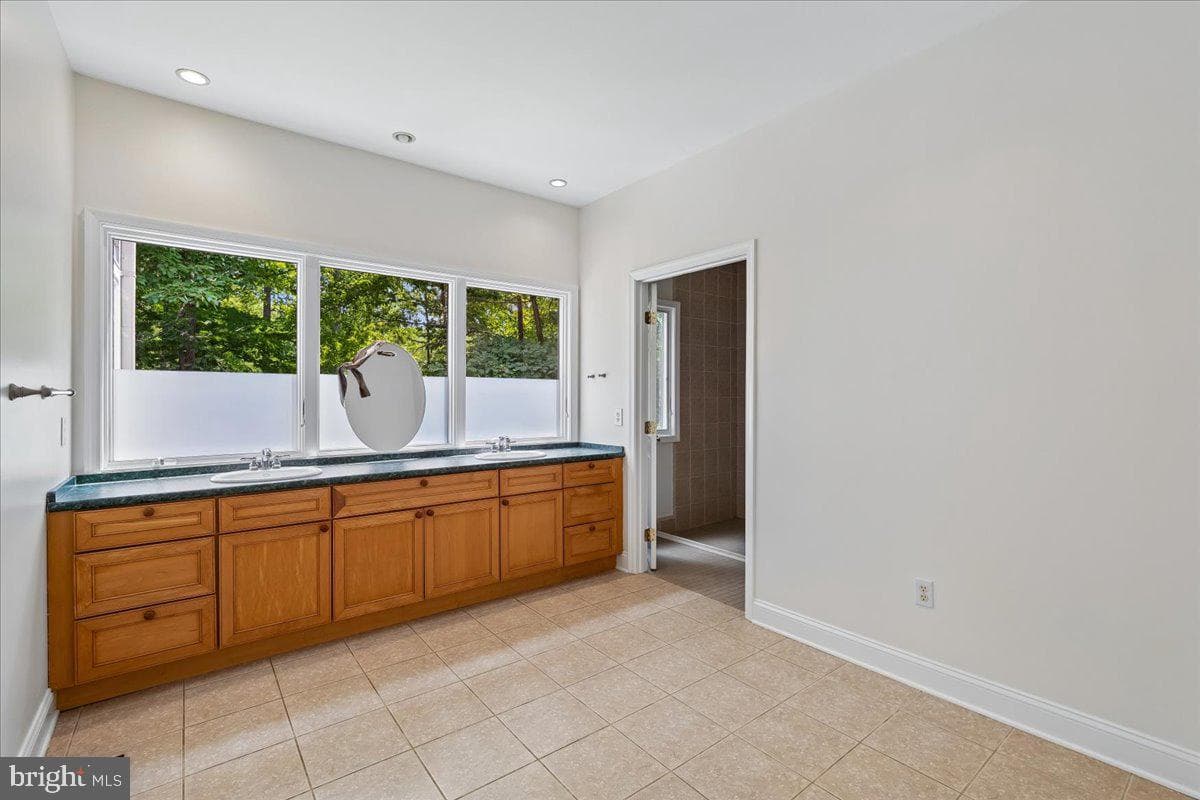 126 Gilbert Court photo 22