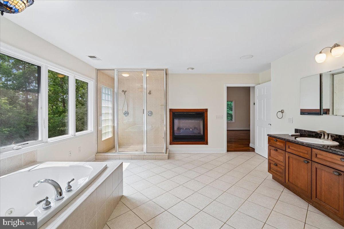 126 Gilbert Court photo 28