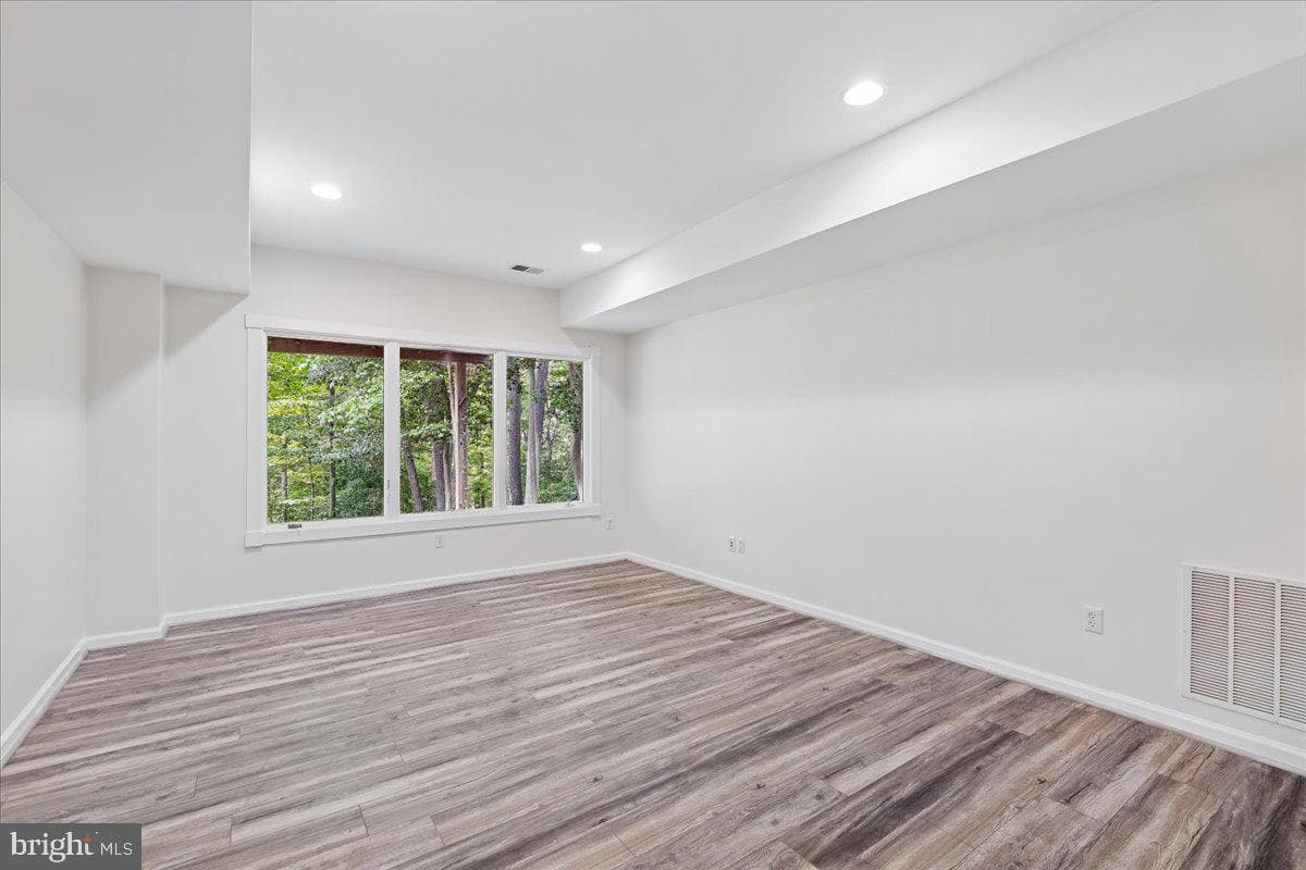 126 Gilbert Court photo 36