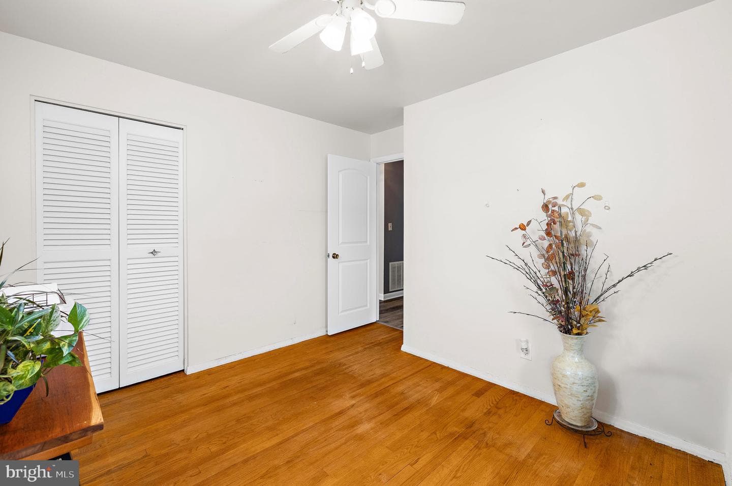 1402 Scanlan Drive photo 15