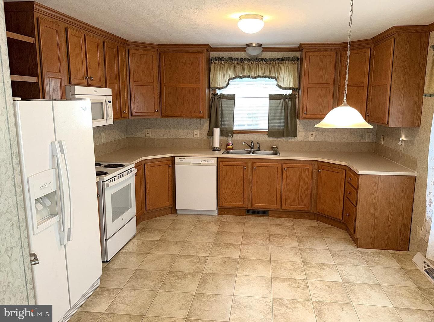 1631 Shannon O Circle photo 3