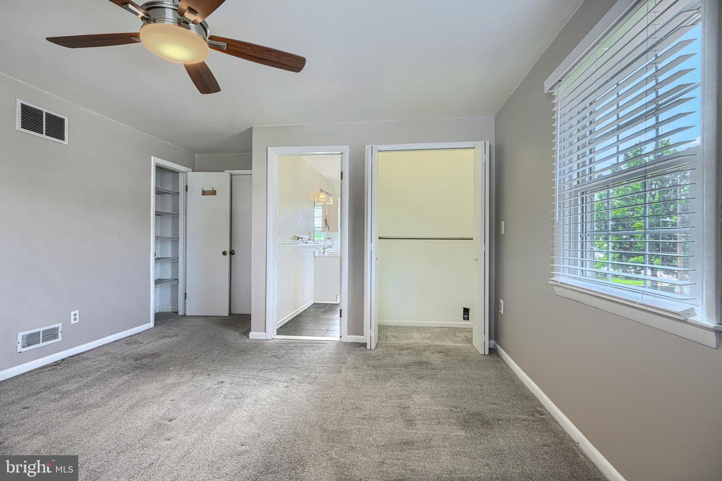 559 Fairmount photo 23