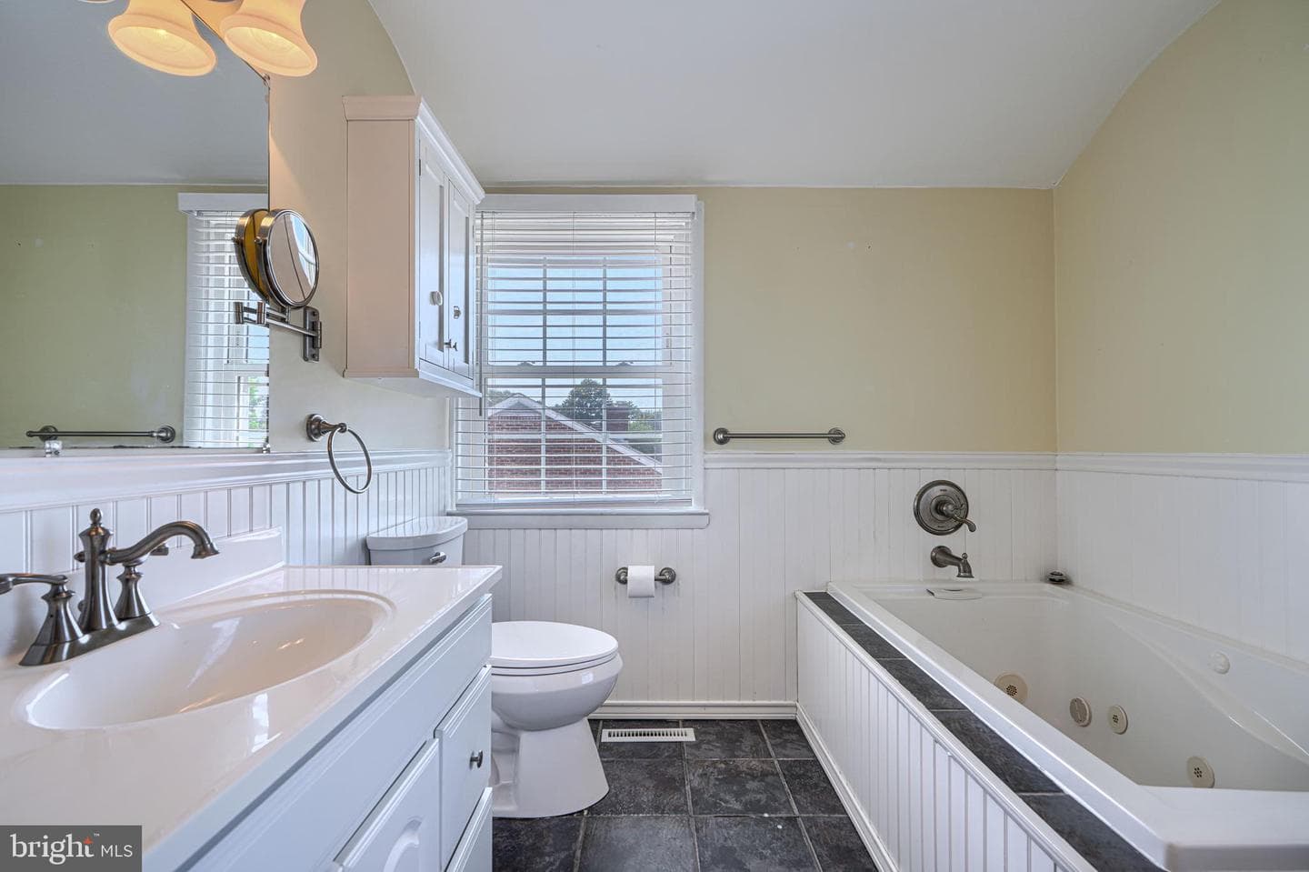 559 Fairmount photo 25