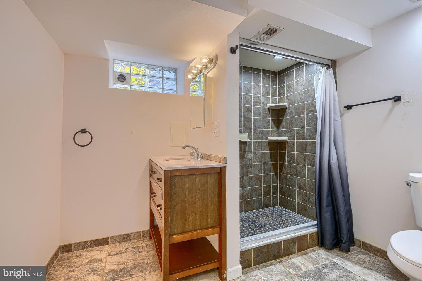 559 Fairmount photo 39