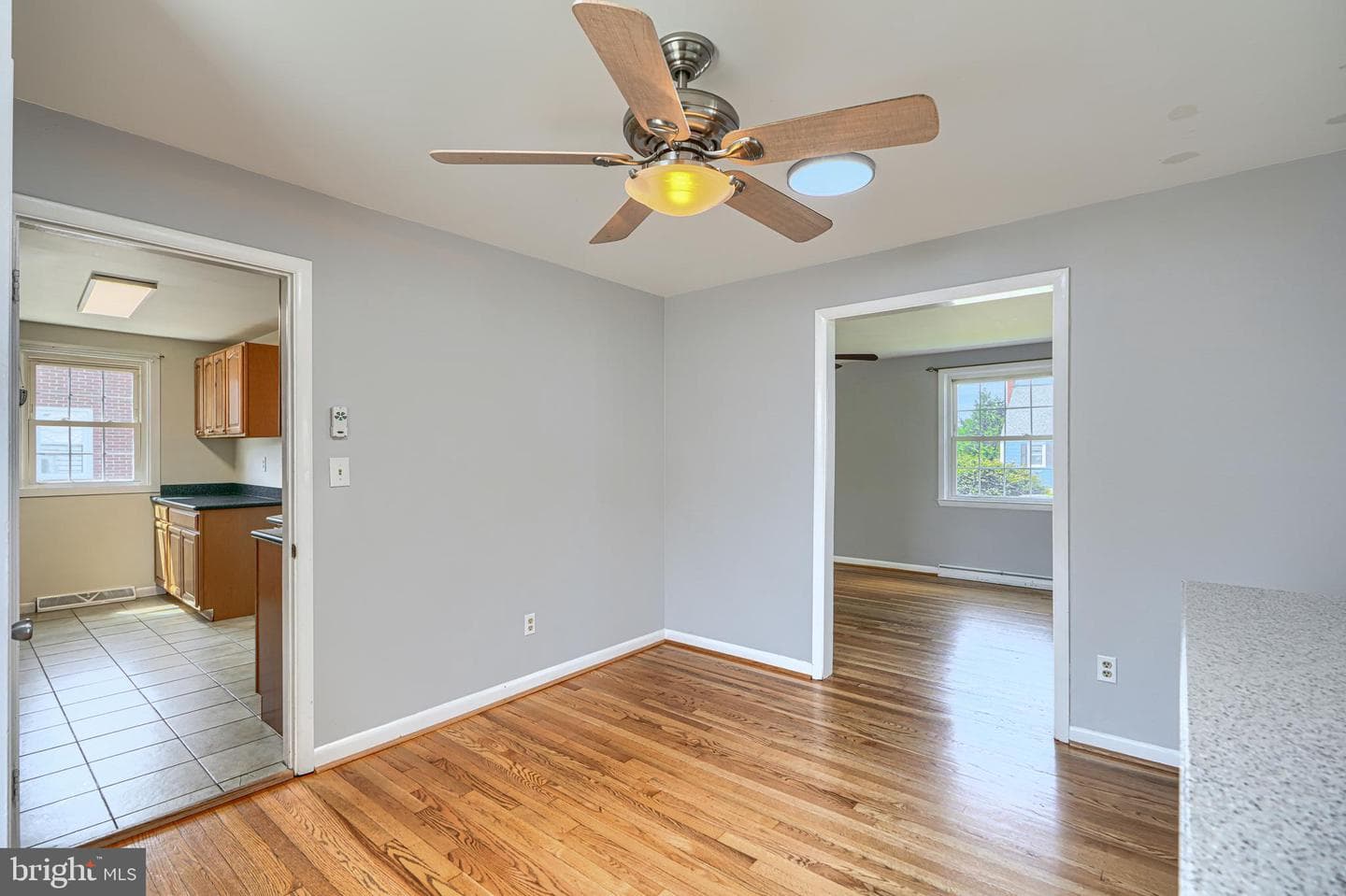 559 Fairmount photo 9