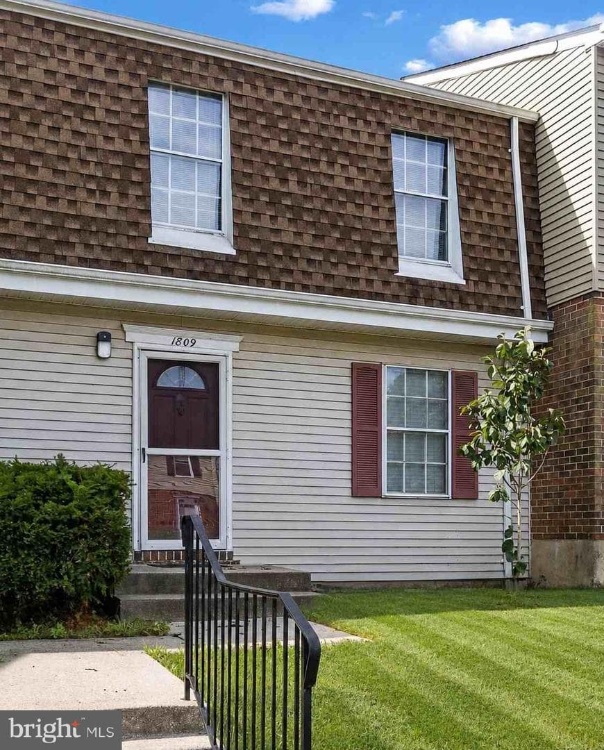 1809 Falcon Court, Severn