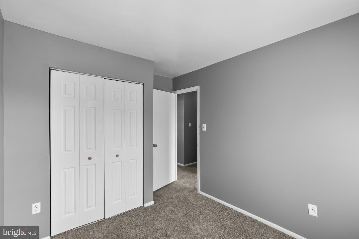 1809 Falcon Court photo 20