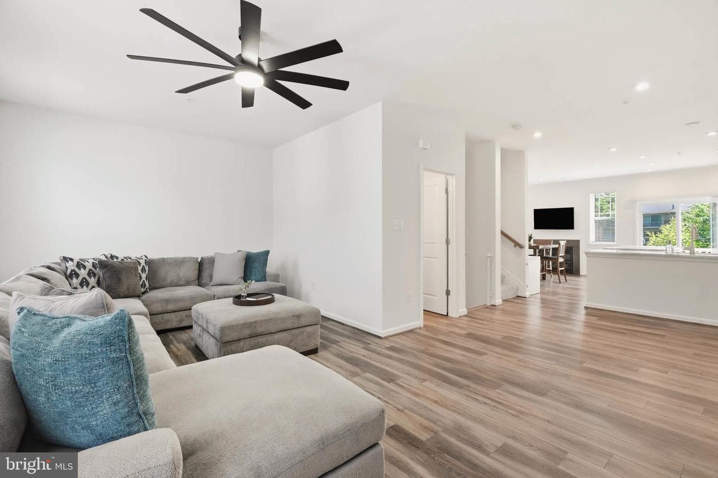 205 Jenkins Way photo 3